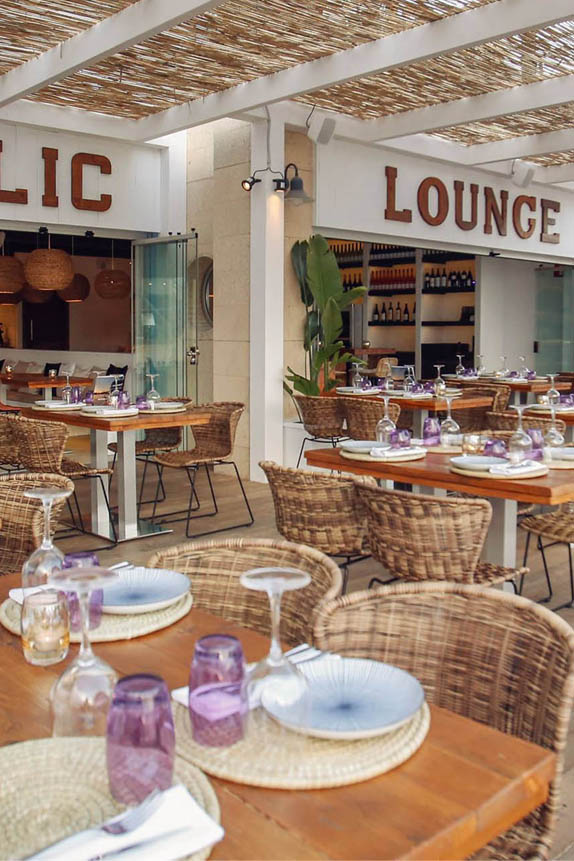 THE FOOD AND LOUNGE BAR